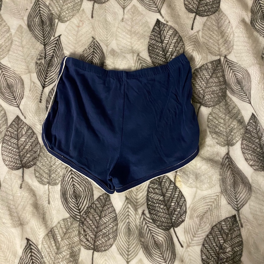 Mini shorts - Picture 2 of 4